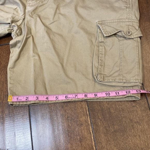 EUC- MEN'S VINTAGE DOCKERS CARGO SHORTS - Size 40 - Picture 7 of 8